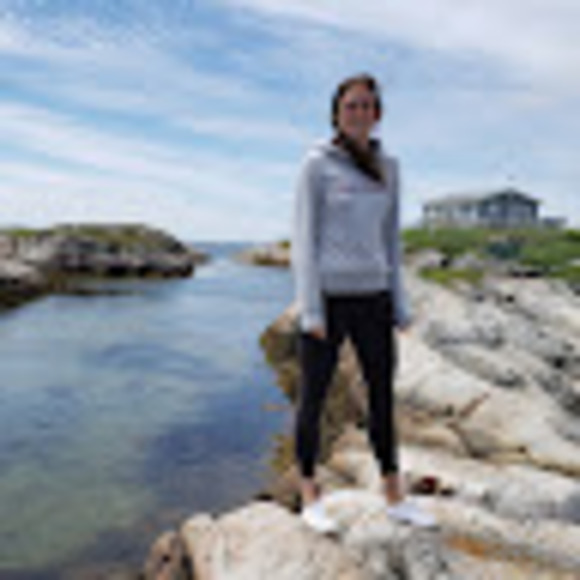 Meet your Posher, Dayna - Picture 2 of 2